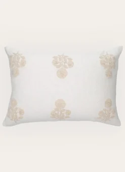 COUSSIN TEXTURÉ AVEC BRODERIE FLORALE TON SUR TON ECRU