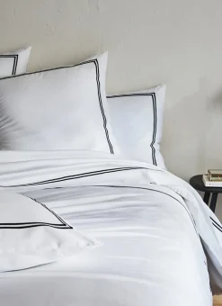 DRAP PLAT EN SATIN BLANC/NOIR
