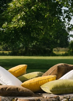 GRAND COUSSIN EN VELOURS AVEC PASSEPOIL RAYÉ BLANC CASSE