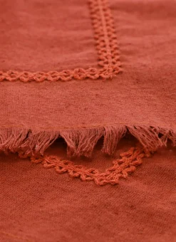LOT DE 2 SERVIETTES DE TABLE BRODÉES AVEC FINITION BRIQUE