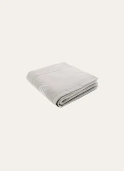 SERVIETTE DE TOILETTE EN VELOURS BRODÉE 500GR GRIS