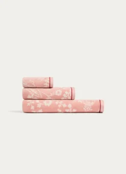 SERVIETTE DE TOILETTE JADE À GRANDS MOTIFS FLORAUX ROSE CLAIR