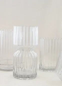 VASE EN VERRE STRIÉ TRANSPARENT