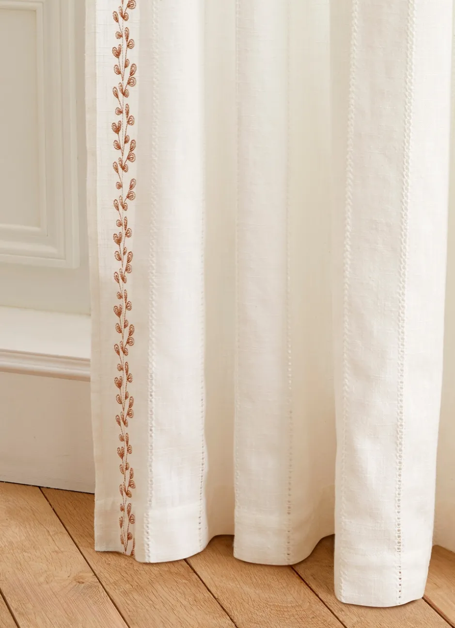 VOILAGE TAMISANT À RAYURES ET BRODERIES FLORALES BLANC